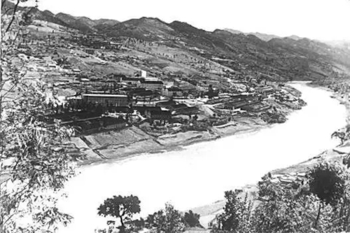 2-20世纪60年代，茅台酒厂全貌